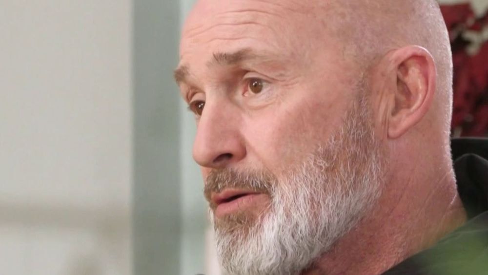 A 65 ans, Vincent Lagaf' se dit miraculé : "J'ai 41 morceaux de ferraille dans le corps"