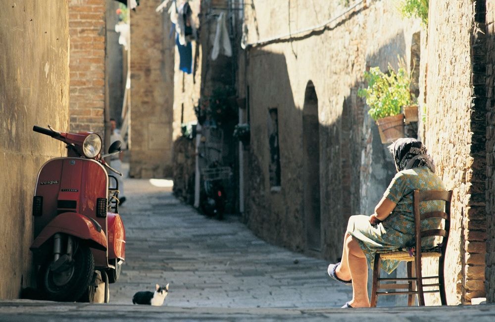 Qu'est-ce que le « Nonnamaxxing », cette tendance qui s'inspire des grands-mères italiennes pour vivre plus longtemps ?