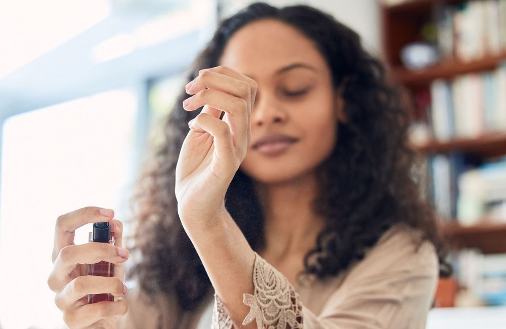 Voici pourquoi les parfums à la vanille nous attirent (et ce serait lié à l'enfance)