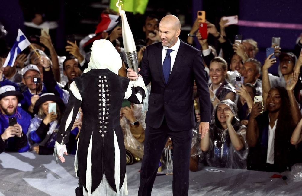 JO 2024 : qui était le personnage masqué de la cérémonie d’ouverture ?
