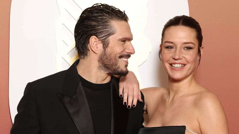 Adèle Exarchopoulos plus amoureuse que jamais de François Civil, elle se livre sur son bonheur d'être à ses côtés