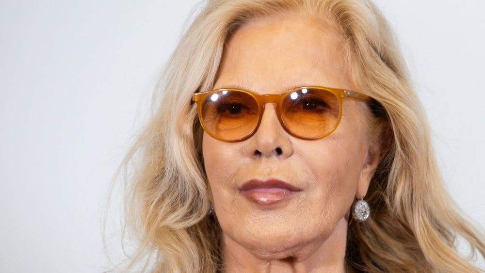 Sylvie Vartan (81 ans) en bikini léopard : elle reconquiert ses fans grâce à "beauté irremplaçable"