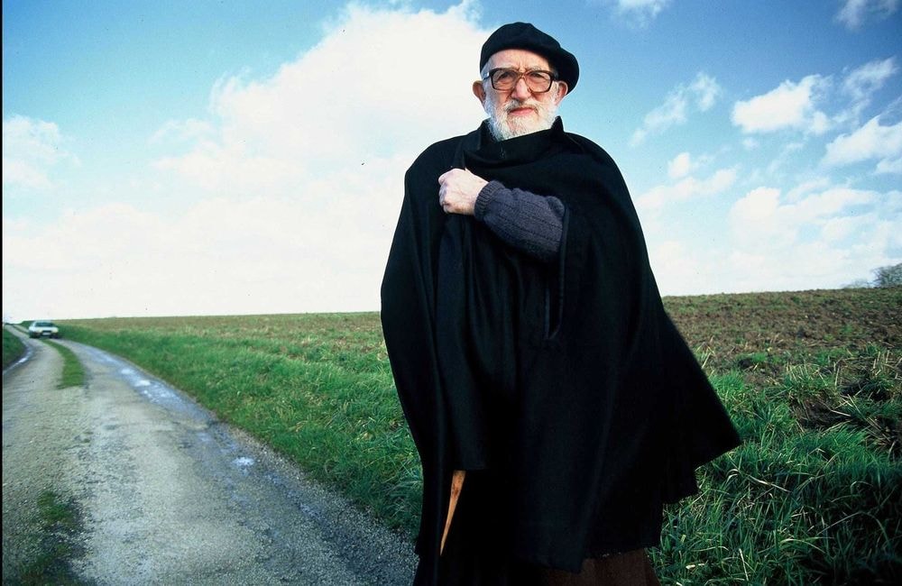 L'abbé Pierre accusé dans un rapport d'agressions sexuelles par plusieurs femmes