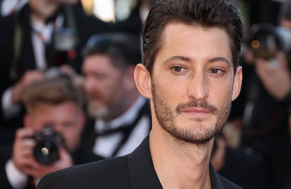 « Gourou » : de quelle star s’inspire Pierre Niney dans son nouveau film  ?