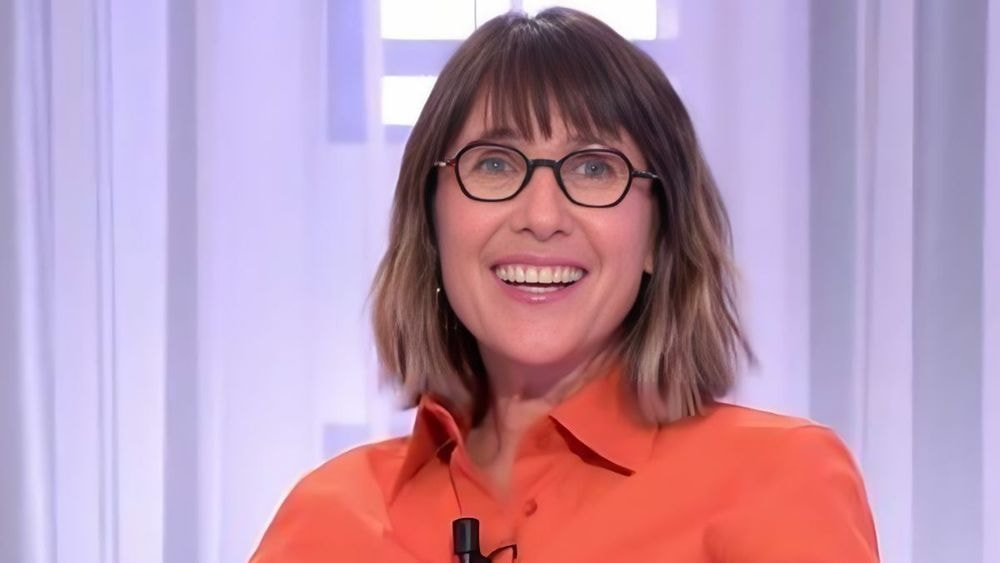 Alexia Laroche-Joubert sans filtre sur ses parties de jambes en l'air : "Heureusement que je baise"