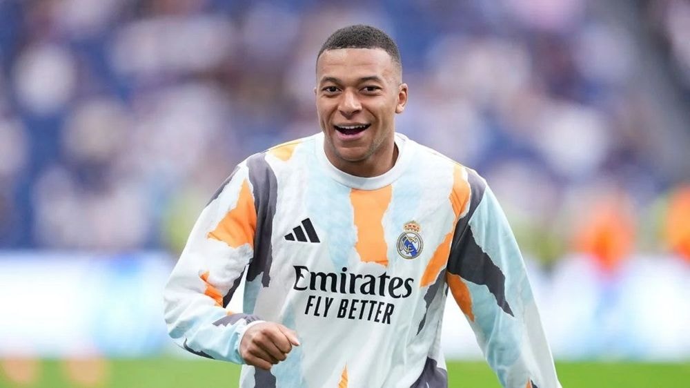 Kylian Mbappé et Esther Exposito en couple pour de bon ? Ce nouvel indice qui renforce les soupçons