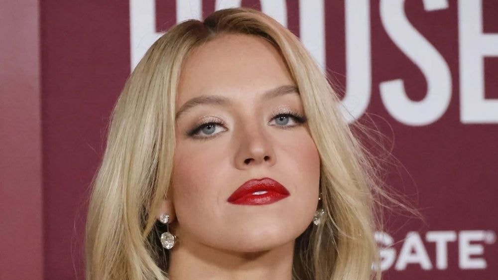 Sydney Sweeney (28 ans) sensationnelle en tenue d'Eve : la star révèle des photos inédites dans les backstages d'Euphoria