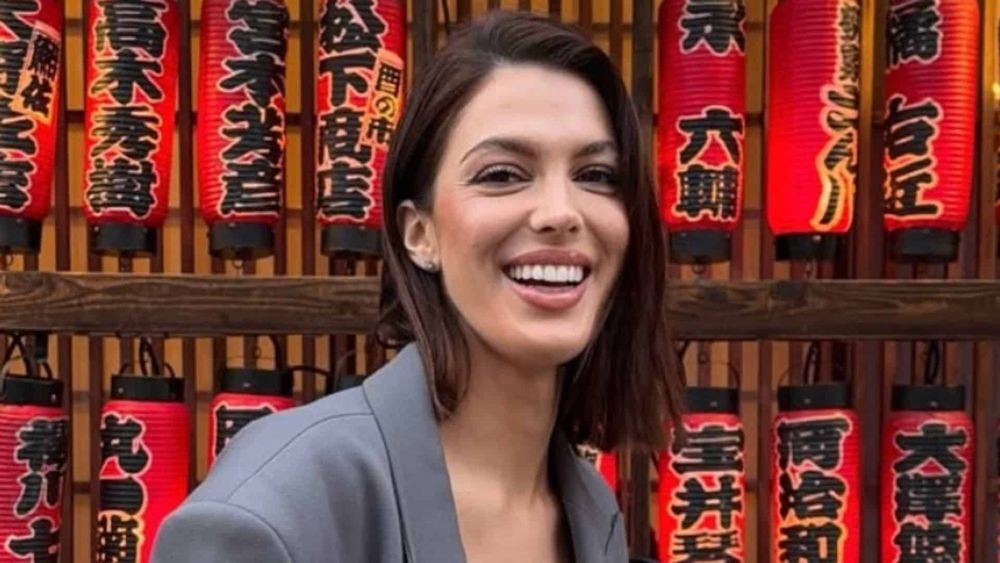 Iris Mittenaere en couple avec un sportif très connu ? Ils sont vus main dans la main à Paris