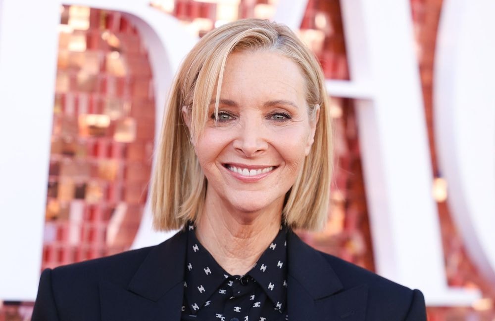 À 62 ans, Lisa Kudrow explique pourquoi elle a décidé d’abandonner le Botox après l’avoir testé