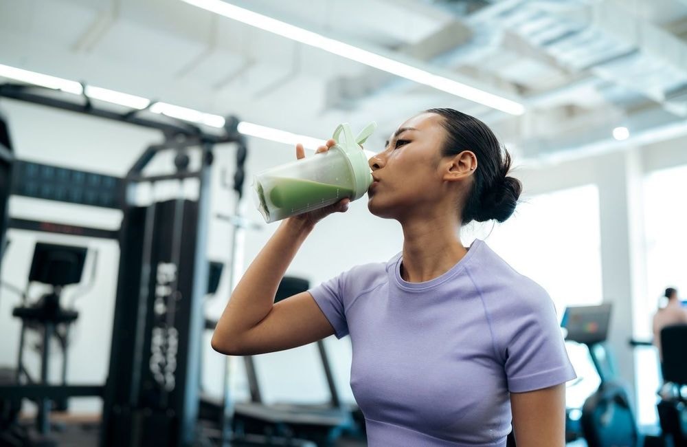 Skyr, muesli, lait d’amande : quels produits préférés des « fitgirls » sont ultra transformés ?