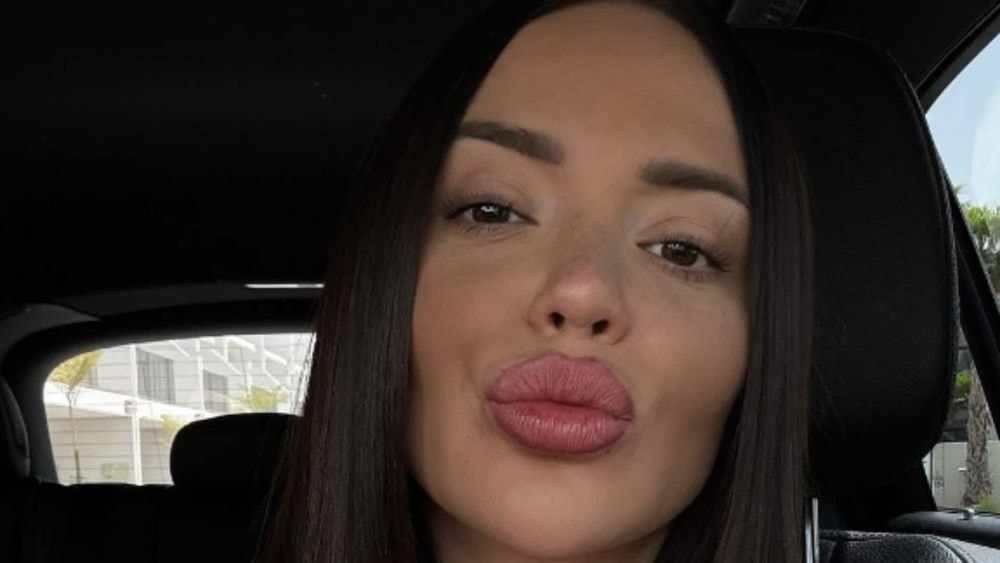 Jelena : enceinte de son premier enfant, elle montre son babybump et dévoile un indice sur le prénom choisi !