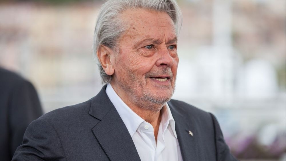 Alain Delon : Pour l’ex d’Alain-Fabien, Hiromi Rollin s’occupait bien de l’acteur
