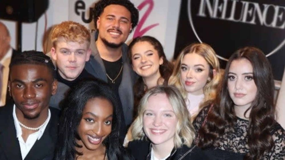 "Le secret a été bien gardé" : une invitée surprise rejoint les élèves sur la tournée Star Academy