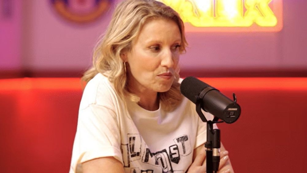 "J'ai été obligée de monter avec eux dans la voiture" : Alexandra Lamy raconte comment son expérience d’autostop aurait pu virer au drame