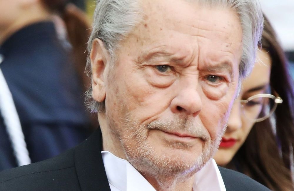 Alain Delon : deux mois après son décès, son chien Loubo toujours fidèle à Douchy