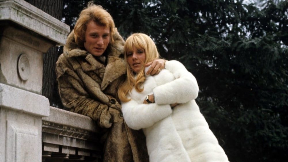 Sylvie Vartan sans pudeur sur ses ébats avec Johnny Hallyday dans la piscine : "J'avoue que c'était…"