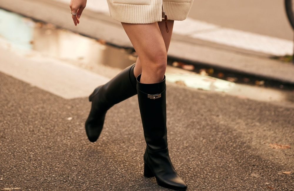 Oubliez les bottes de motard : cette nouvelle alternative s’impose déjà partout