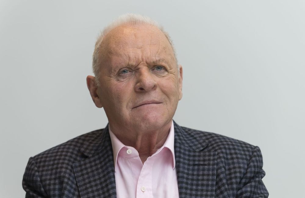 « J'ai choisi la vie » : l'acteur Anthony Hopkins célèbre son demi-siècle de sobriété
