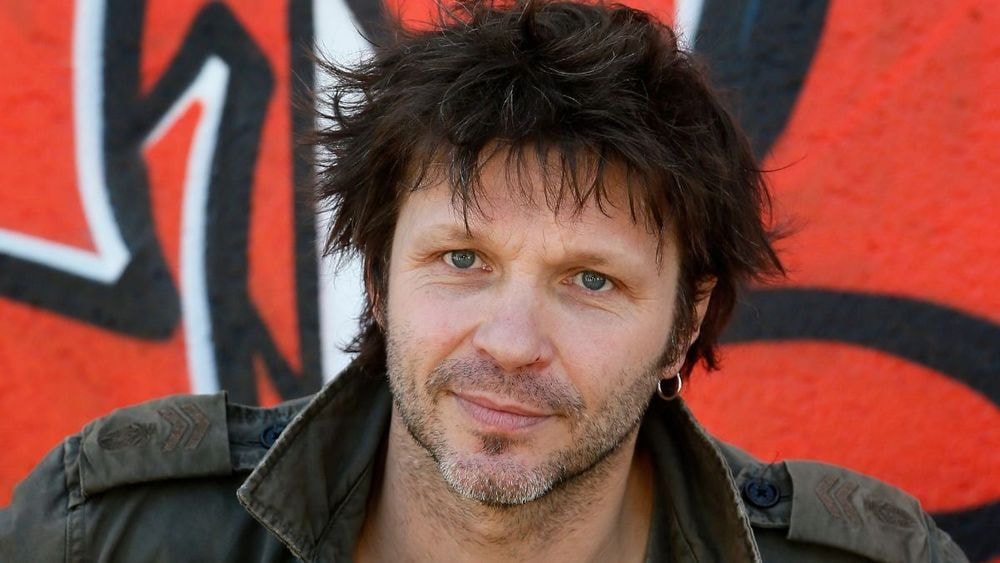 Bertrand Cantat enfermé chez lui, "complètement déprimé" : son entourage sonne l’alarme