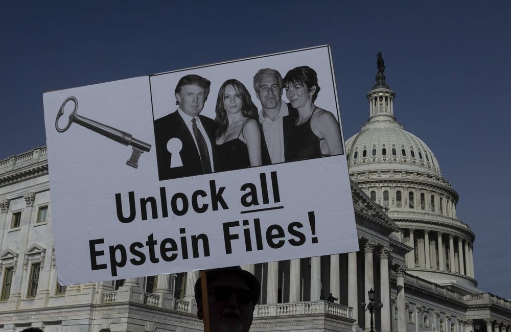 « Tais-toi la truie ! » : Donald Trump agresse deux journalistes américaines après des questions sur l’affaire Epstein