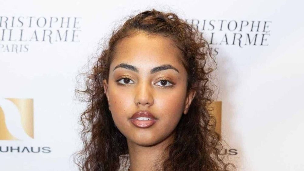 Miss France 2025 : découvrez pourquoi Miss Réunion s'est tenue à l'écart lors de l’emblématique photo de groupe en bikinis