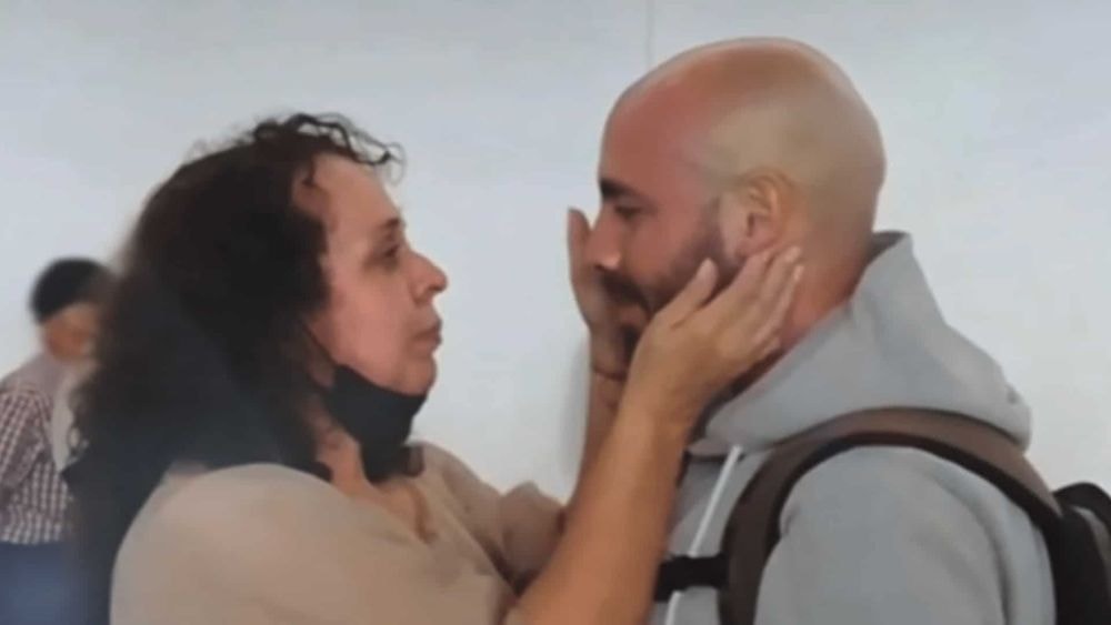Mariés au premier regard : abandonné à la naissance, David retrouve sa mère juste avant le mariage !