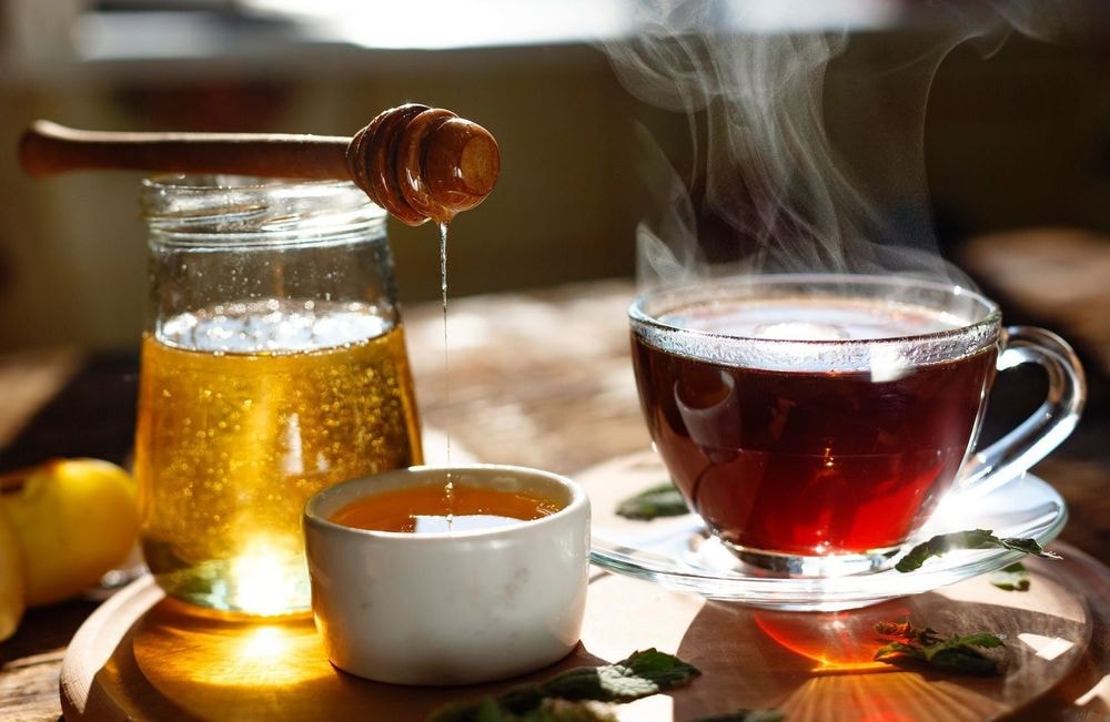Voici pourquoi vous ne devriez pas mettre de miel dans vos boissons chaudes