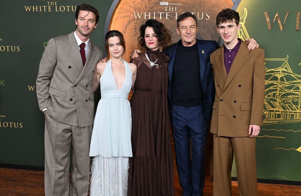 « The White Lotus » : cet acteur se confie sur son statut de nepo baby, et ce n’est pas Patrick Schwarzenegger