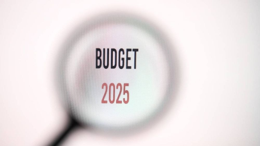 Impôts sur l'immobilier, hausse de la flat tax... Ces 3 mesures censurées dans le nouveau budget 2025