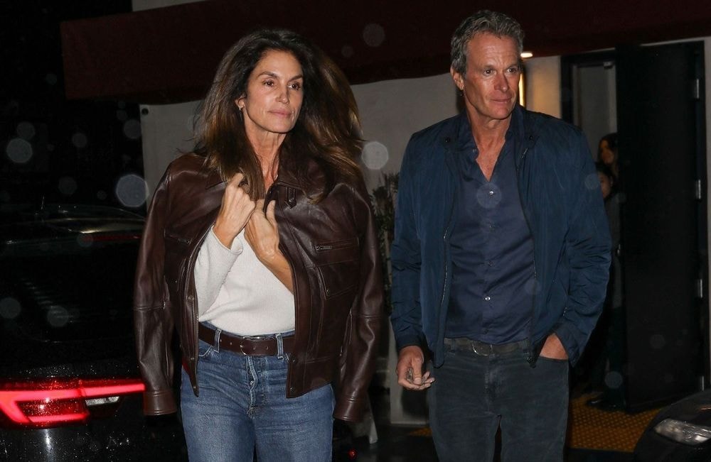 Depuis les années 90, Cindy Crawford porte ce jean et c’est toujours aussi élégant