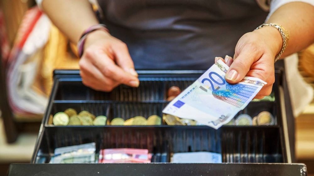 Banque en ligne : dans quelles enseignes peut-on déposer des espèces ?