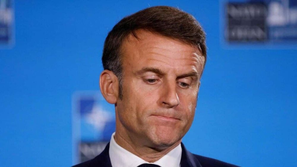 "Macron considère ça comme une trahison" : le Président très en colère contre deux connaissances