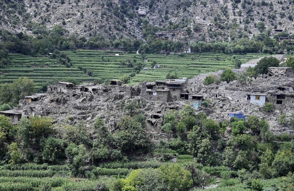 Séisme en Afghanistan : les secouristes oublient volontairement les femmes et les filles