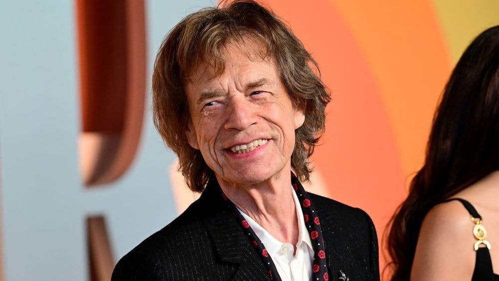 Mick Jagger surpris dans le plumard d'Igor Bogdanov, l'aveu choc 3 ans après sa mort : "Oh, Igor, je suis désolé"