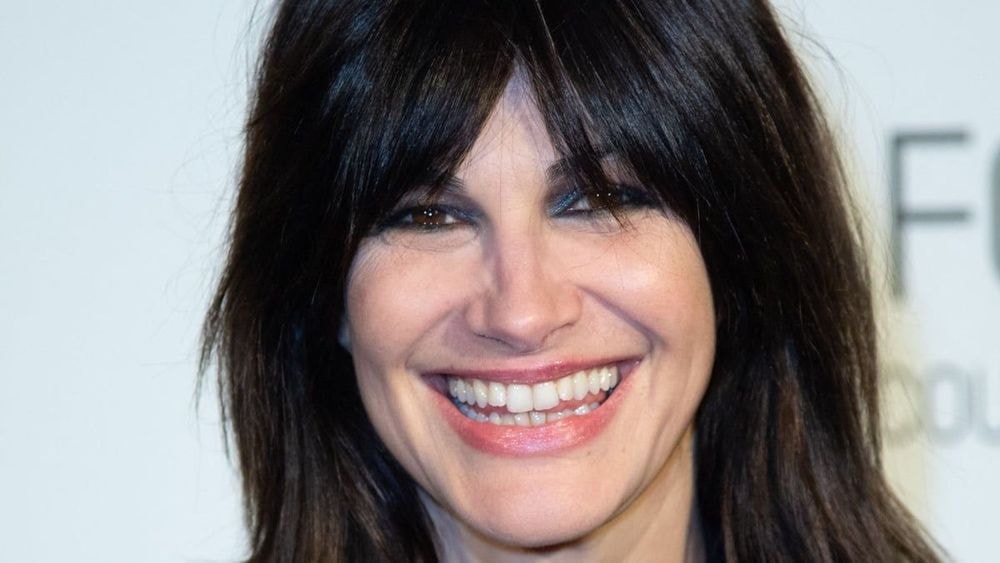 Helena Noguerra repart de zéro : "Un matelas, deux fauteuils", visite de son appartement minimaliste