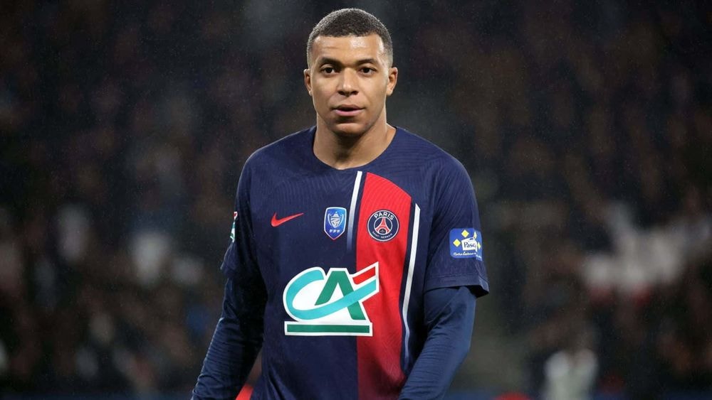 Kylian Mbappé : séduit par une jeune femme au restaurant, son identité dévoilée !
