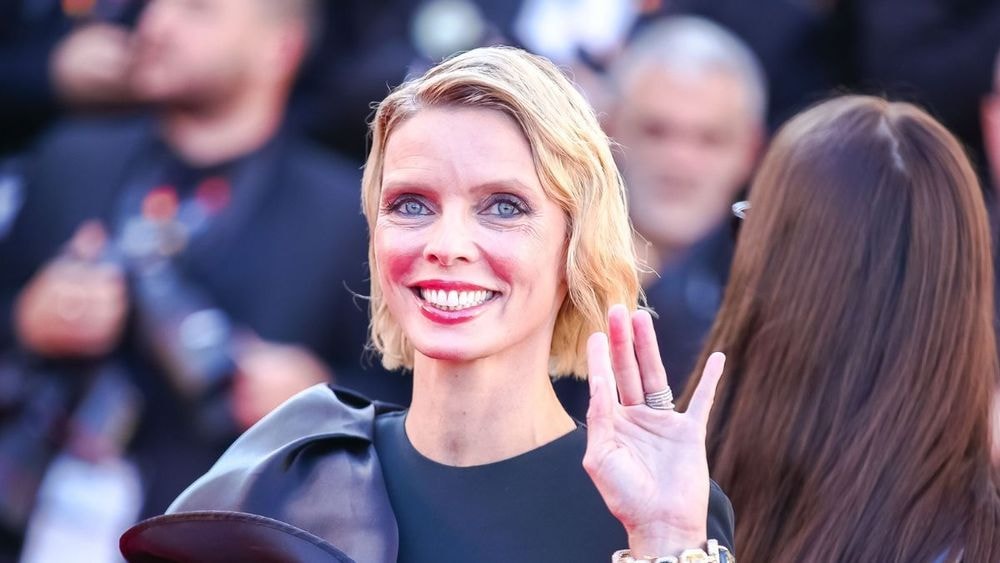 Sylvie Tellier s'en prend aux Miss France, qui "n'en font pas assez" : "Elles se plaignent"