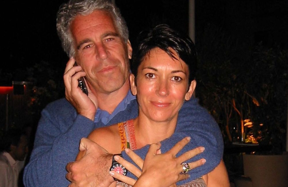 Jeffrey Epstein : son amie et complice Ghislaine Maxwell ne croit pas à son suicide