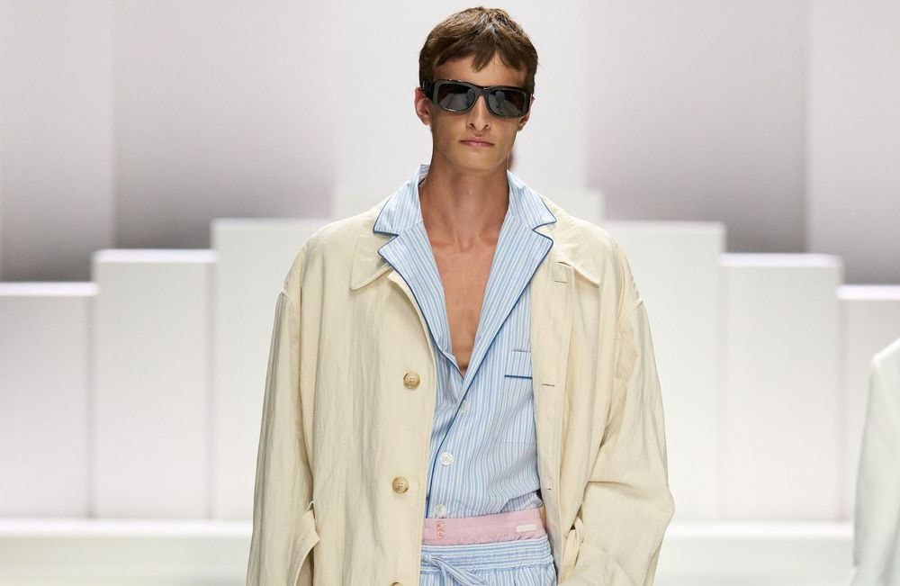 Chez Dolce & Gabbana, le pyjama est une affaire sérieuse (qu'on porte au travail)