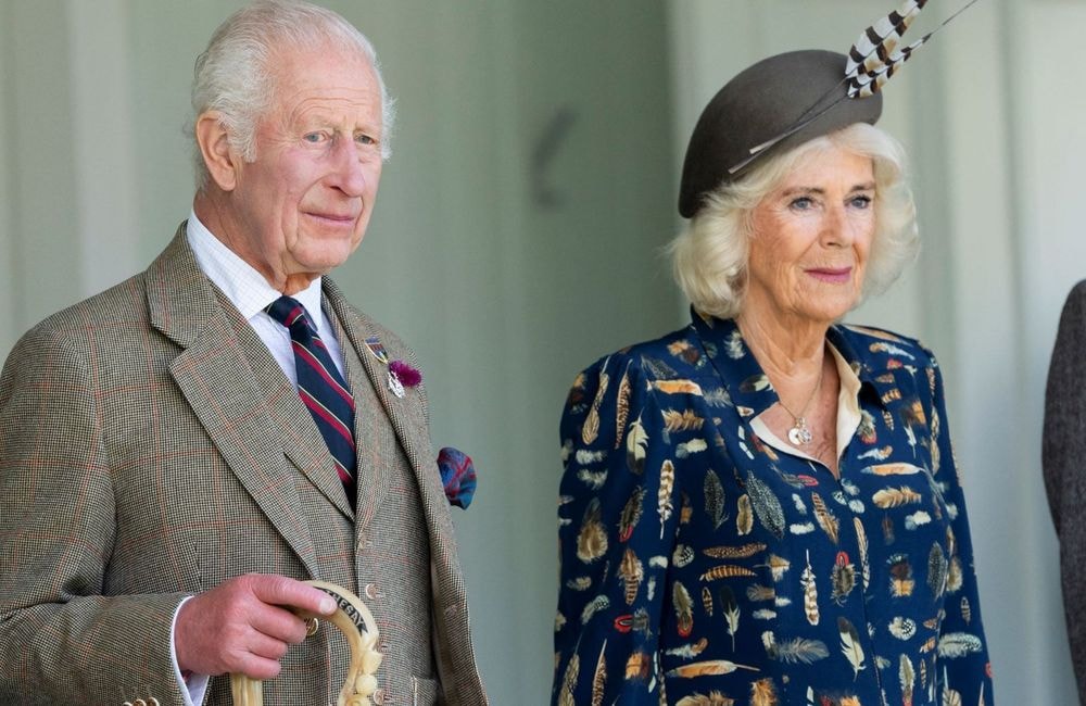Charles III et Camilla « profondément tristes », ils rendent un hommage bouleversant à Maggy Smith