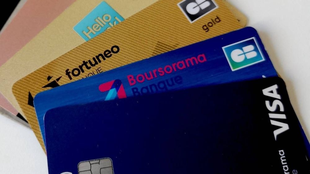 Carte bancaire : combien coûte la refabrication d'une carte dans une banque en ligne ?