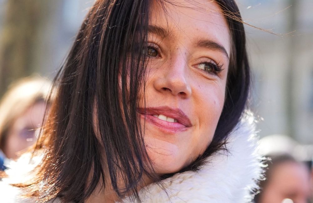 Adèle Exarchopoulos, sublime avec son carré court au défilé Courrèges
