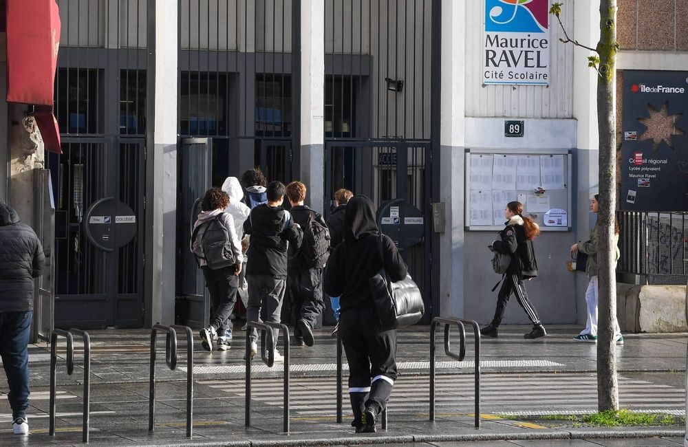 Lycée Maurice Ravel : une enquête ouverte pour dénonciation calomnieuse contre l’élève qui refusait de retirer son voile