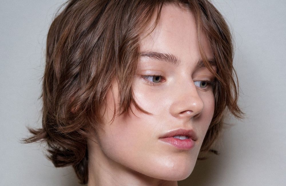 À quelle fréquence faut-il utiliser une huile capillaire pour avoir (vraiment) de beaux cheveux ?