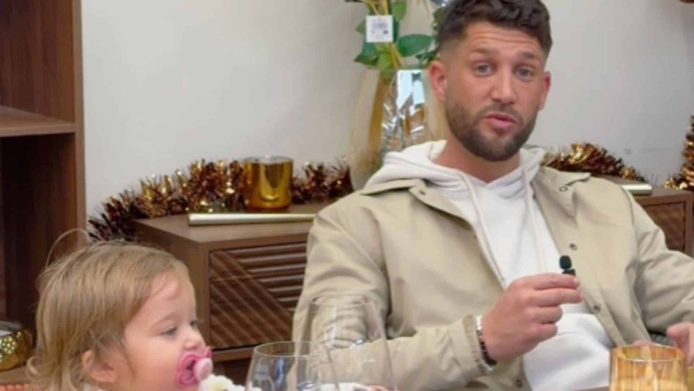 "Attitude suspecte" : une vidéo étrange de Paga avec sa fille interpelle les internautes, regardez !