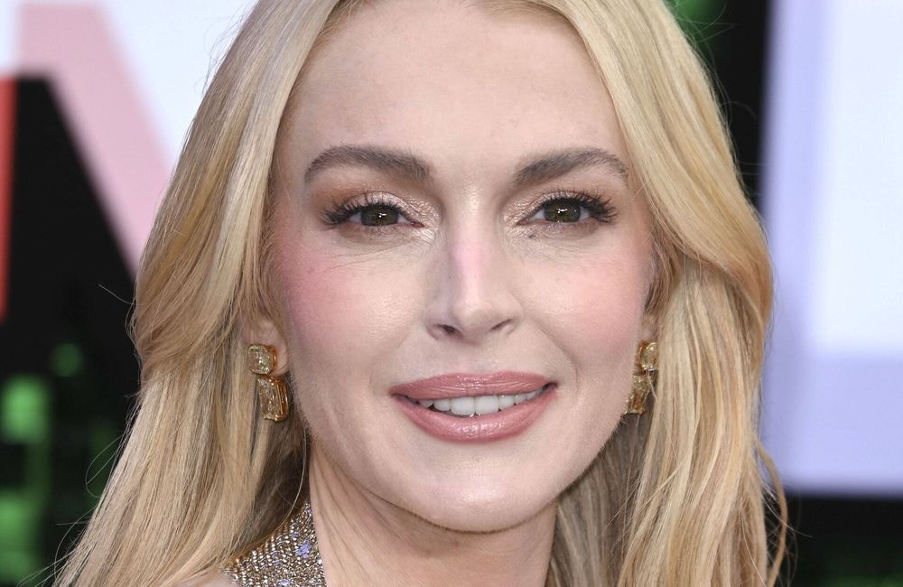 « Curve cut » : chevelure XXL et dégradé prononcé, Lindsay Lohan remet cette tendance capillaire au goût du jour