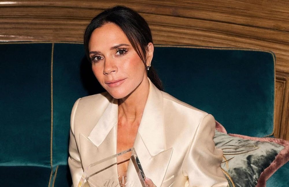 Victoria Beckham rappelle l’importance de ce geste beauté quotidien
