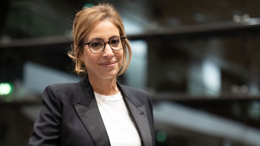 "Aux alentours de 25000…", Léa Salamé toucherait un gros pactole pour le JT sur France 2