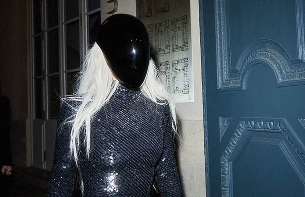 Quel est ce masque Ovni que Balenciaga vend 5 500 euros ?