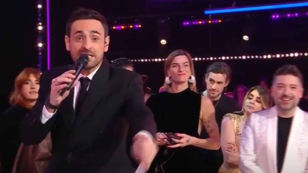 "Il prend sa retraite après 14 ans de Danse avec les stars" : Camille Combal rend hommage à un membre de l'équipe de DALS sur le départ